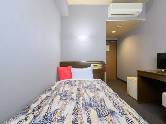 Tek Kişilik Oda, Sigara İçilmez