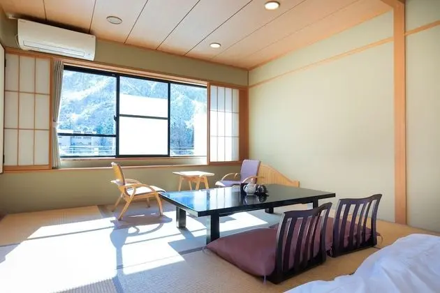Family Oda (Japanese Style, with Shared Washroom)