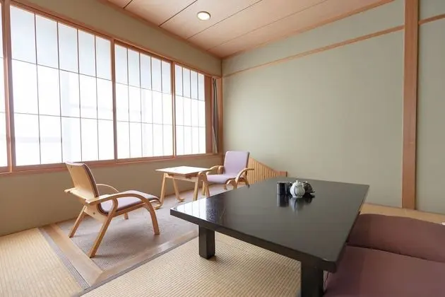 Family Oda (Japanese Style, with Shared Washroom)