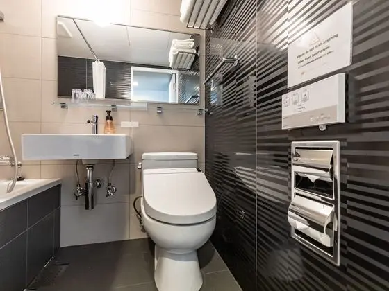 İki Ayrı Yataklı Oda, Sigara İçilmez