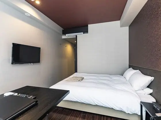 Tek Büyük Yataklı Oda, Sigara İçilmez