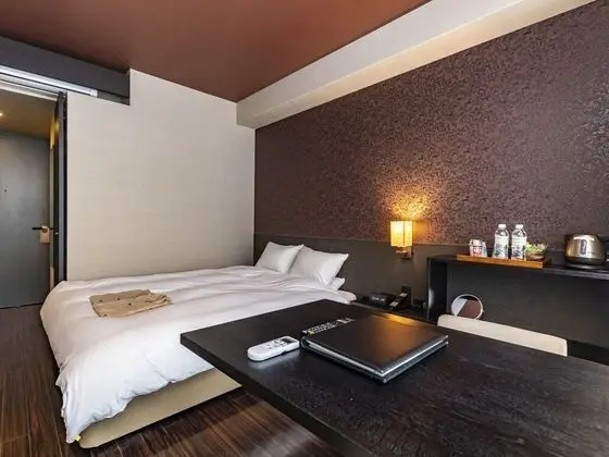 Tek Büyük Yataklı Oda, Sigara İçilmez