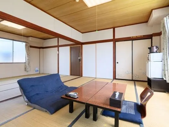 Family Oda, Sigara İçilmez (Japanese, Shared Washroom)