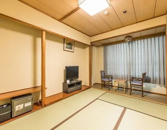 Traditional Üç Kişilik Oda, Ortak Banyo (Japanese, Triple)
