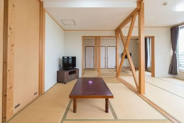 Traditional Oda, Sigara İçilebilir, Ortak Banyo (Japanese Style, for 8 Guests)