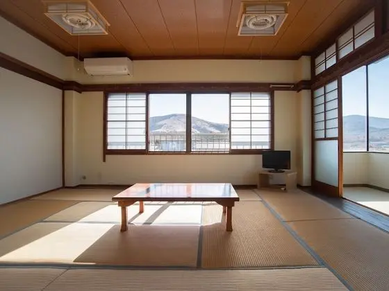 Traditional Dört Kişilik Oda, Sigara İçilmez (Japanese Style, Shared Washroom)