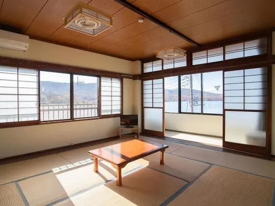 Traditional Dört Kişilik Oda, Sigara İçilmez (Japanese Style, Shared Washroom)