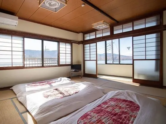 Traditional Dört Kişilik Oda, Sigara İçilmez (Japanese Style, Shared Washroom)