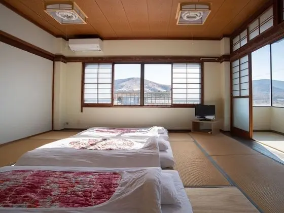 Traditional Dört Kişilik Oda, Sigara İçilmez (Japanese Style, Shared Washroom)