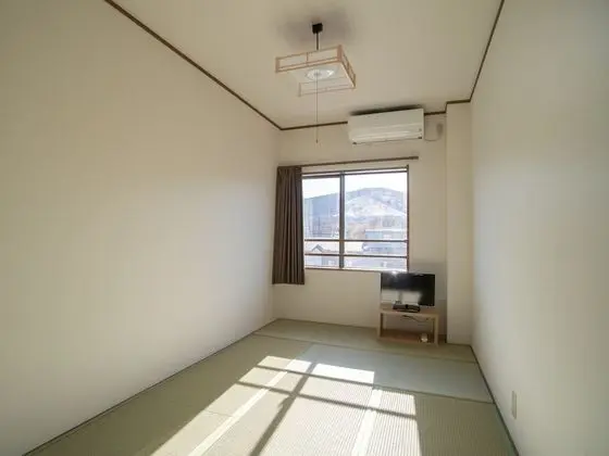 Traditional Üç Kişilik Oda, Sigara İçilmez (Japanese Style, Shared Washroom)