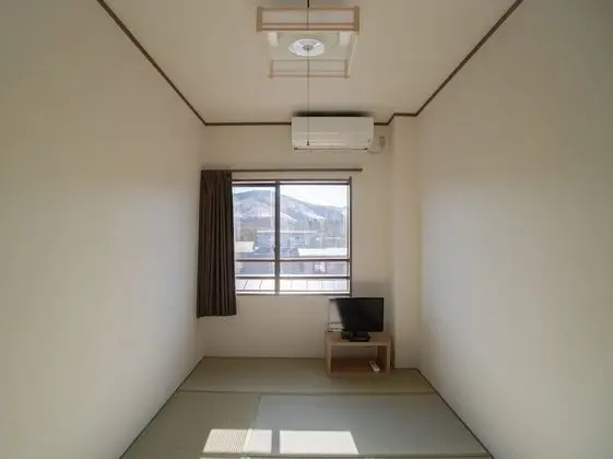 Traditional Üç Kişilik Oda, Sigara İçilmez (Japanese Style, Shared Washroom)