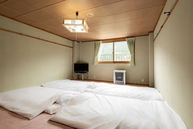 Traditional Oda, Sigara İçilmez, Ortak Banyo (Japanese with Shared Washroom)