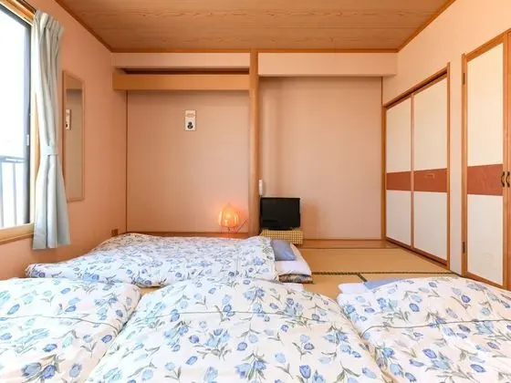 Traditional Dört Kişilik Oda, Sigara İçilmez (Japanese Style with Shared Bathroom)