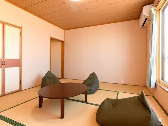 Traditional Dört Kişilik Oda, Sigara İçilmez (Japanese Style with Shared Bathroom)