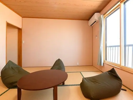 Traditional Dört Kişilik Oda, Sigara İçilmez (Japanese Style with Shared Bathroom)