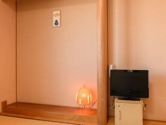 Traditional Dört Kişilik Oda, Sigara İçilmez (Japanese Style with Shared Bathroom)
