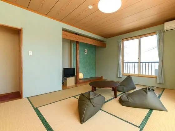 Traditional Oda, Sigara İçilmez (JP Style Quintuple, Shared Bathroom)