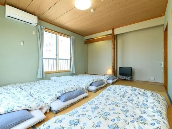 Traditional Oda, Sigara İçilmez (JP Style Quintuple, Shared Bathroom)