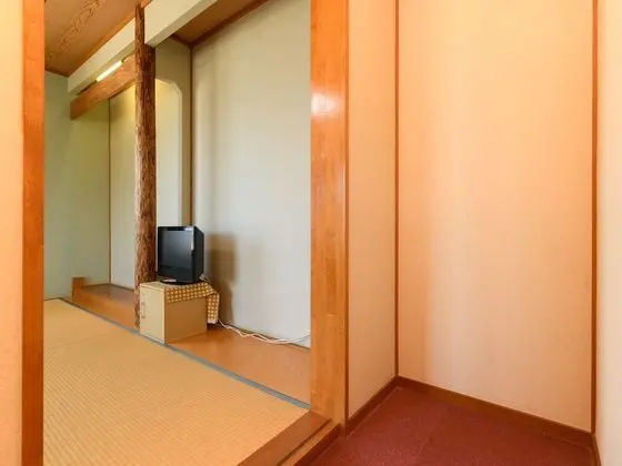 Traditional Oda, Sigara İçilmez (JP Style Quintuple, Shared Bathroom)