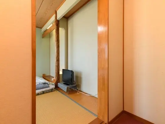 Traditional Oda, Sigara İçilmez (JP Style Quintuple, Shared Bathroom)