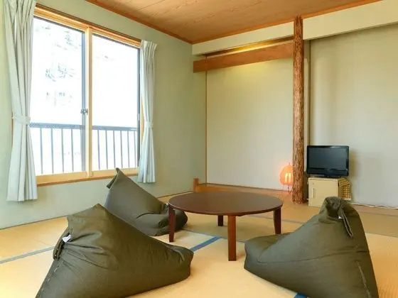 Traditional Oda, Sigara İçilmez (JP Style Quintuple, Shared Bathroom)