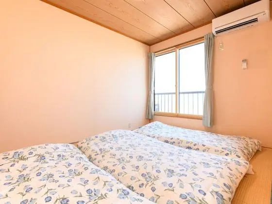 Traditional Üç Kişilik Oda, Sigara İçilmez (Japanese Style with Shared Bathroom)