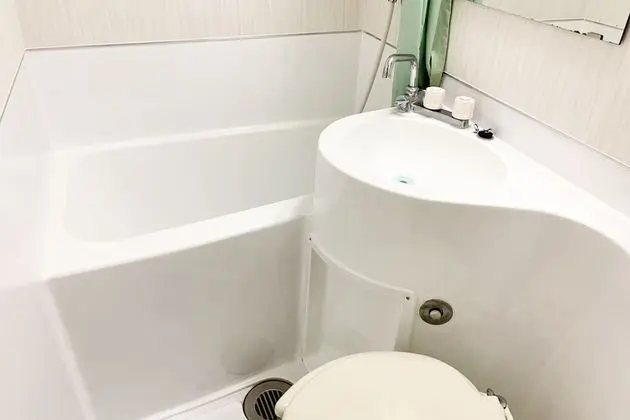 İki Ayrı Yataklı Oda, Sigara İçilebilir