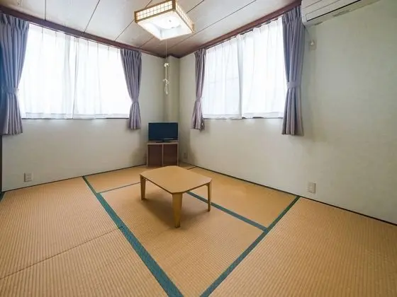 Traditional İki Ayrı Yataklı Oda, Ortak Banyo (Japanese Style Room)