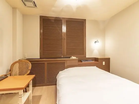 Deluxe Tek Kişilik Oda, Sigara İçilebilir
