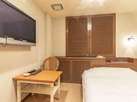 Deluxe Tek Kişilik Oda, Sigara İçilebilir