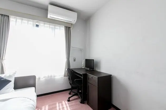 Tek Kişilik Oda, Sigara İçilmez, Ortak Banyo