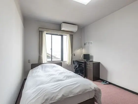 Tek Kişilik Oda, Sigara İçilmez, Ortak Banyo