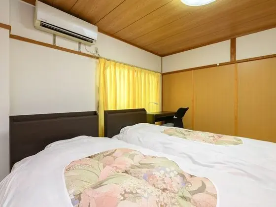 İki Ayrı Yataklı Oda, Sigara İçilmez, Ortak Banyo (with Shared Bathroom)