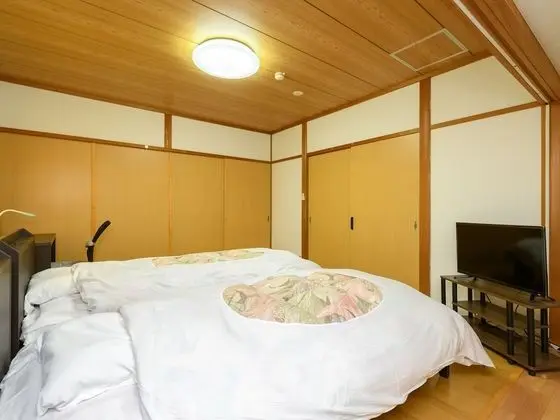 İki Ayrı Yataklı Oda, Sigara İçilmez, Ortak Banyo (with Shared Bathroom)