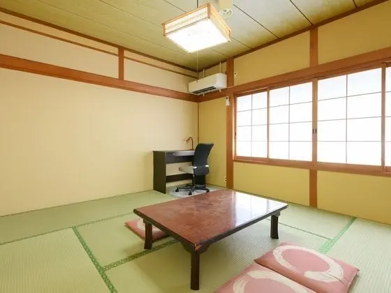 Traditional Oda, Sigara İçilmez, Ortak Banyo (Japanese,up to 4 with Shared Bathroom)