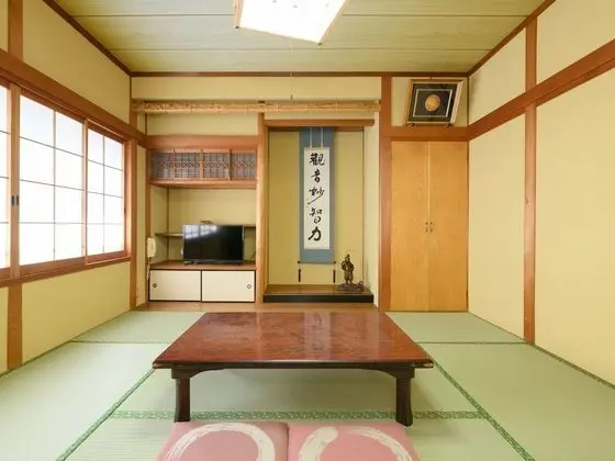 Traditional Oda, Sigara İçilmez, Ortak Banyo (Japanese,up to 4 with Shared Bathroom)