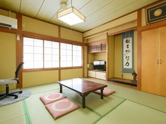 Traditional Oda, Sigara İçilmez, Ortak Banyo (Japanese,up to 4 with Shared Bathroom)