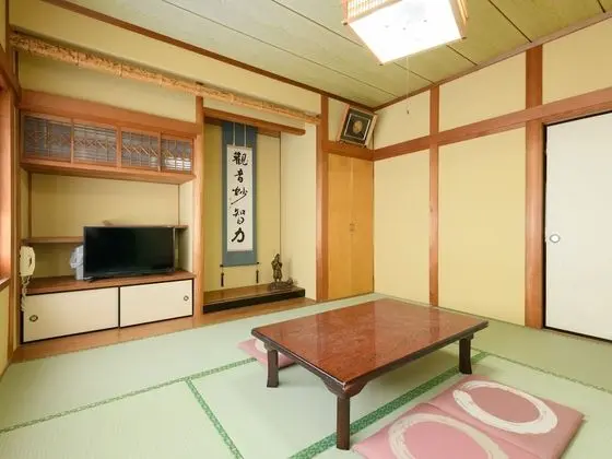 Traditional Oda, Sigara İçilmez, Ortak Banyo (Japanese,up to 4 with Shared Bathroom)