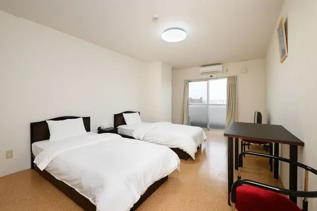 İki Ayrı Yataklı Oda, Sigara İçilmez