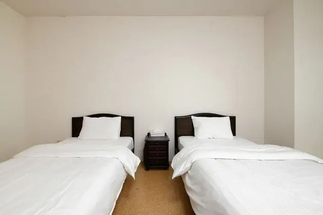 İki Ayrı Yataklı Oda, Sigara İçilmez