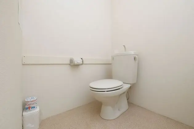 İki Ayrı Yataklı Oda, Sigara İçilmez