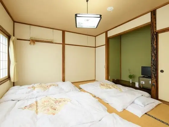 Traditional Oda, Sigara İçilmez (Japanese,Quadruple,Shared Washroom)