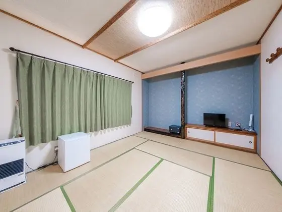 Traditional Üç Kişilik Oda, Ortak Banyo (Japanese Style, Triple)