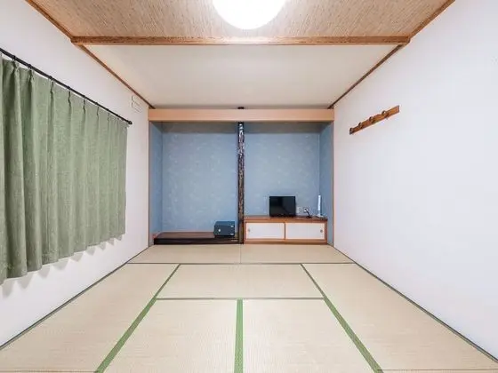 Traditional Üç Kişilik Oda, Ortak Banyo (Japanese Style, Triple)