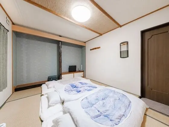 Traditional Üç Kişilik Oda, Ortak Banyo (Japanese Style, Triple)