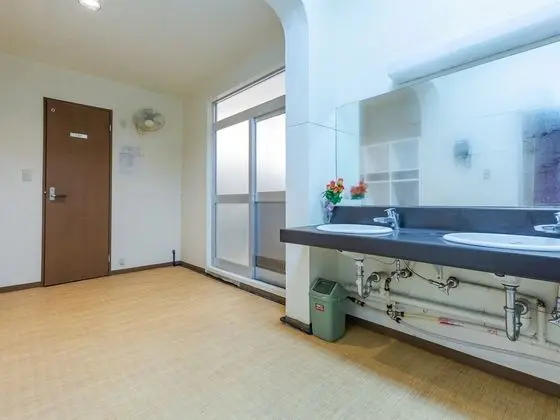 Tek Büyük Yataklı Oda, Sigara İçilmez, Ortak Banyo