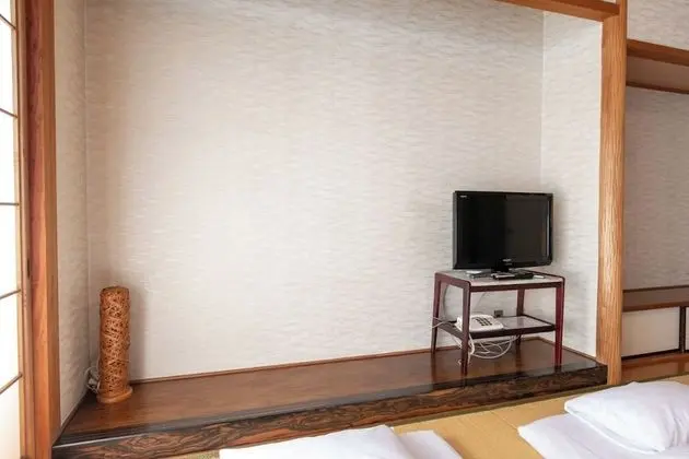 Traditional Oda, Sigara İçilmez, Ortak Banyo (Japanese Style, Triple)