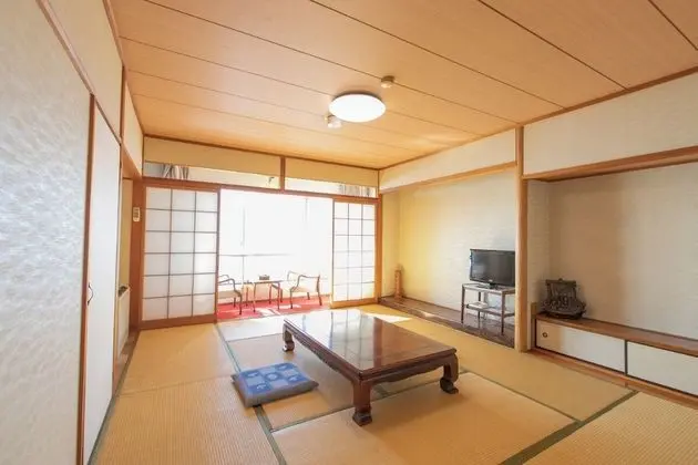 Traditional Oda, Sigara İçilmez, Ortak Banyo (Japanese Style, Triple)