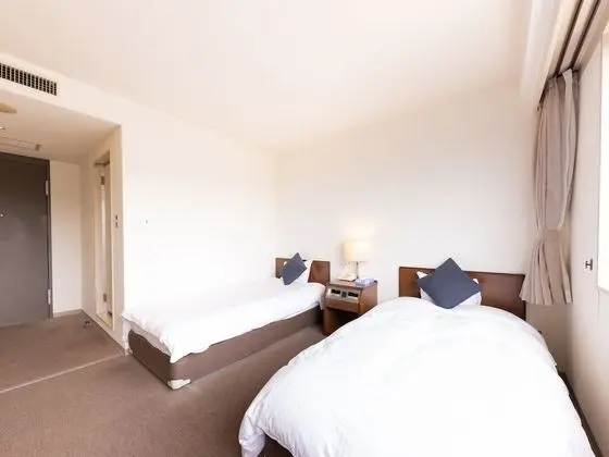 İki Ayrı Yataklı Oda, Sigara İçilmez