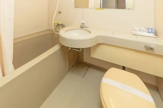 İki Ayrı Yataklı Oda, Sigara İçilmez